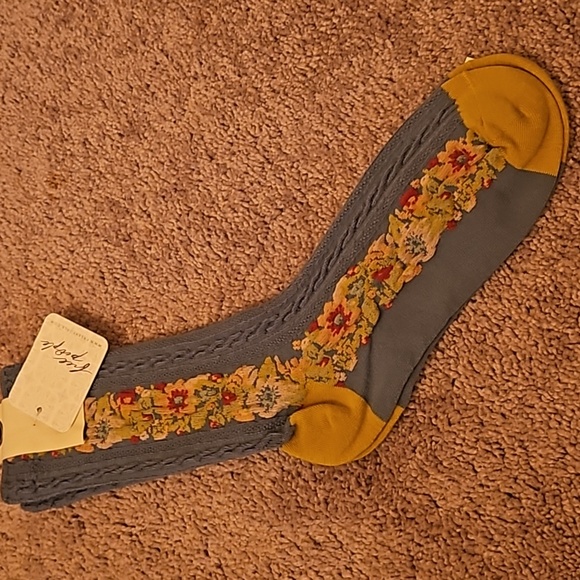 Garden Brunch Crew Socks - Picture 4 of 4